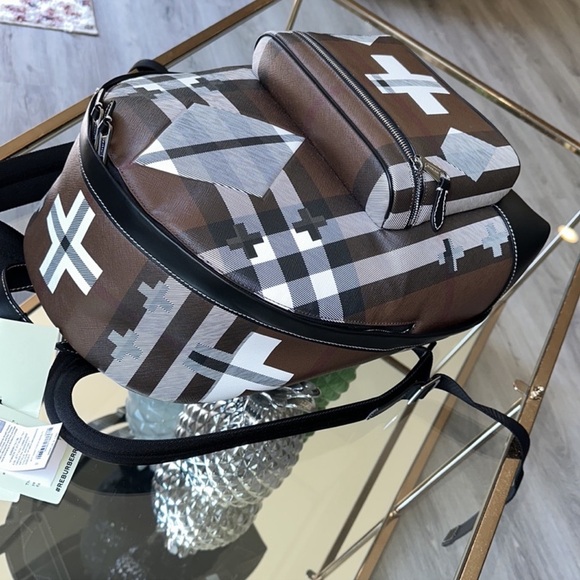 Authentic Burberry backpack - Picture 16 of 16